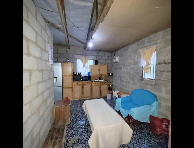 6 BEDROOM HOUSE FOR SALE IN FOLWENI